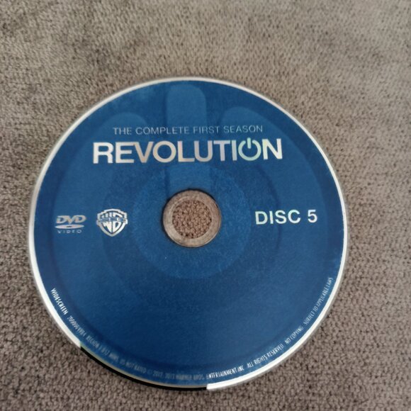 REVOLUTION THE COMPLETE FIRST SEASON 5 DVD SET - Picture 4 of 4